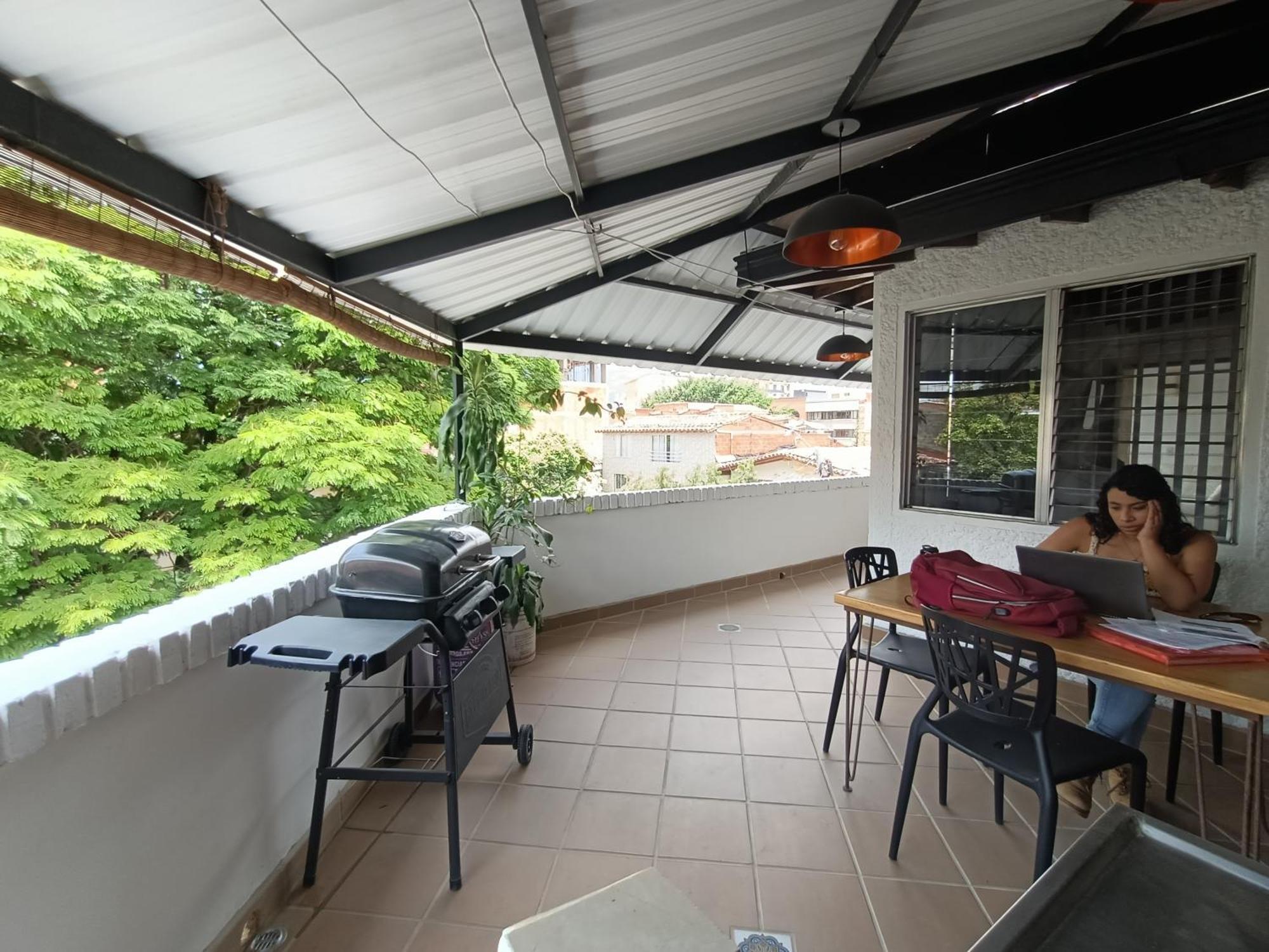 Independiente Con Terraza En Belen Cerca A Laureles Apartment