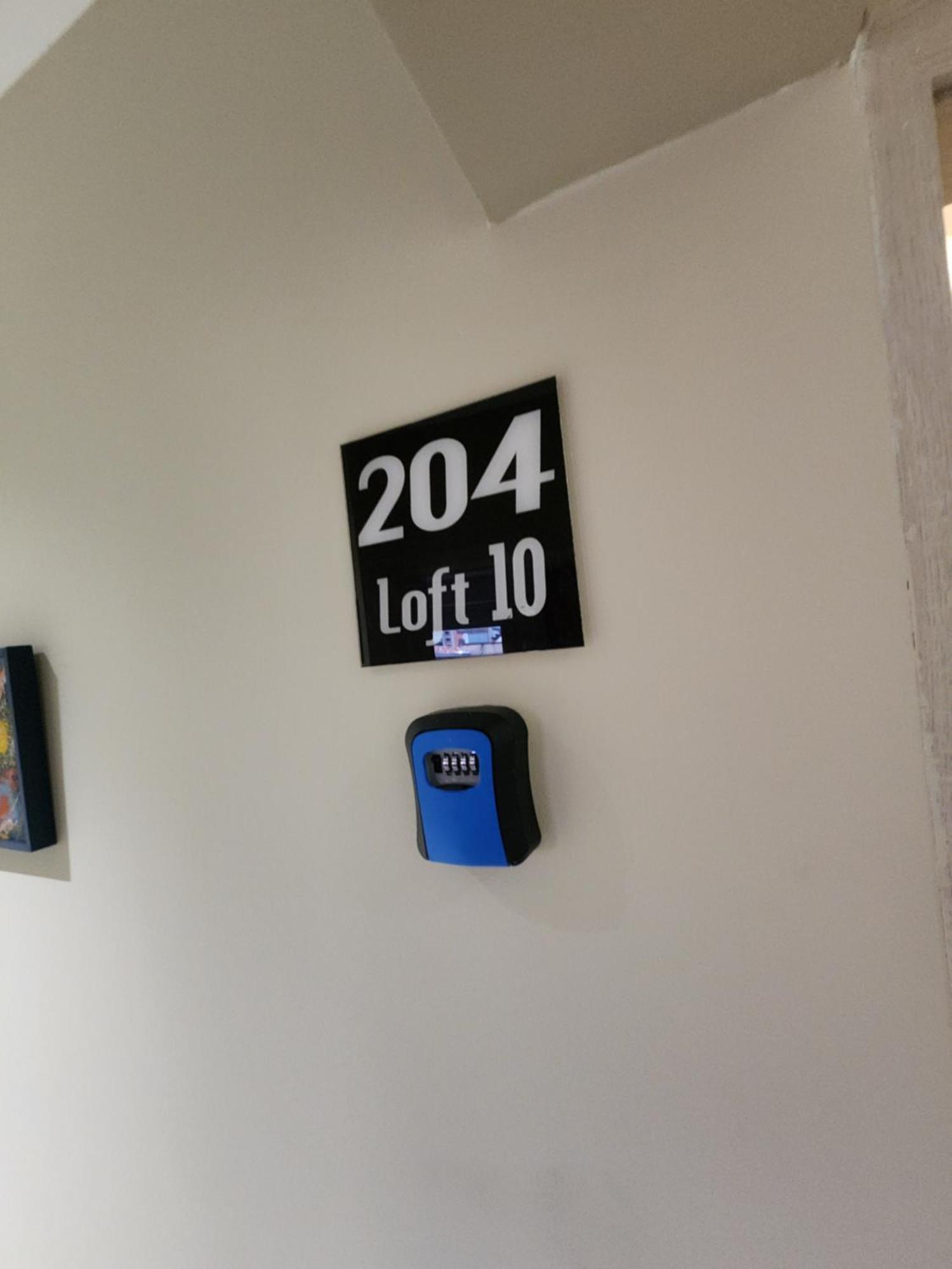 Loft 10 Apartment