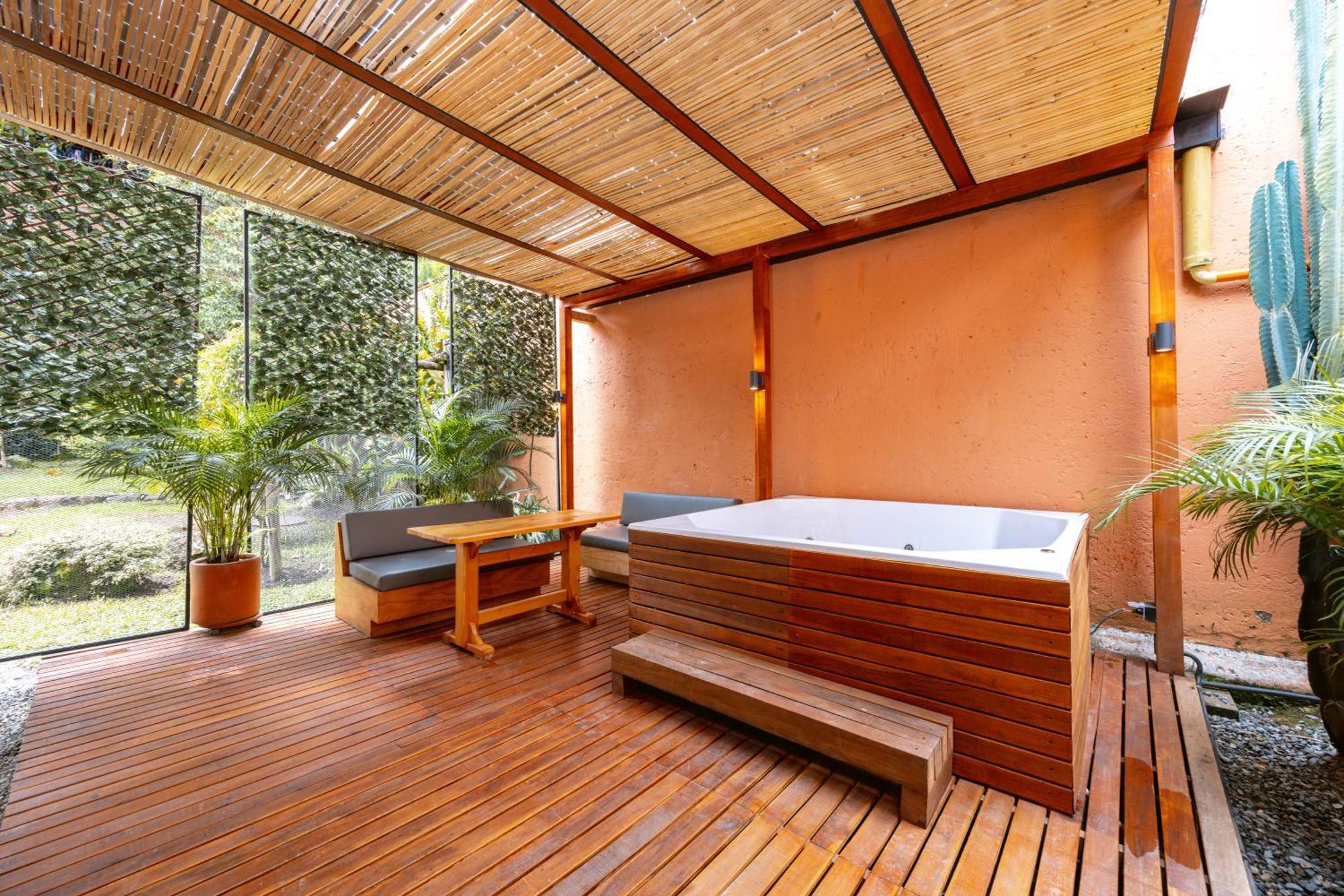 5br Poblado Close To Lleras Jacuzzi Cinema Ac Villa Medellin