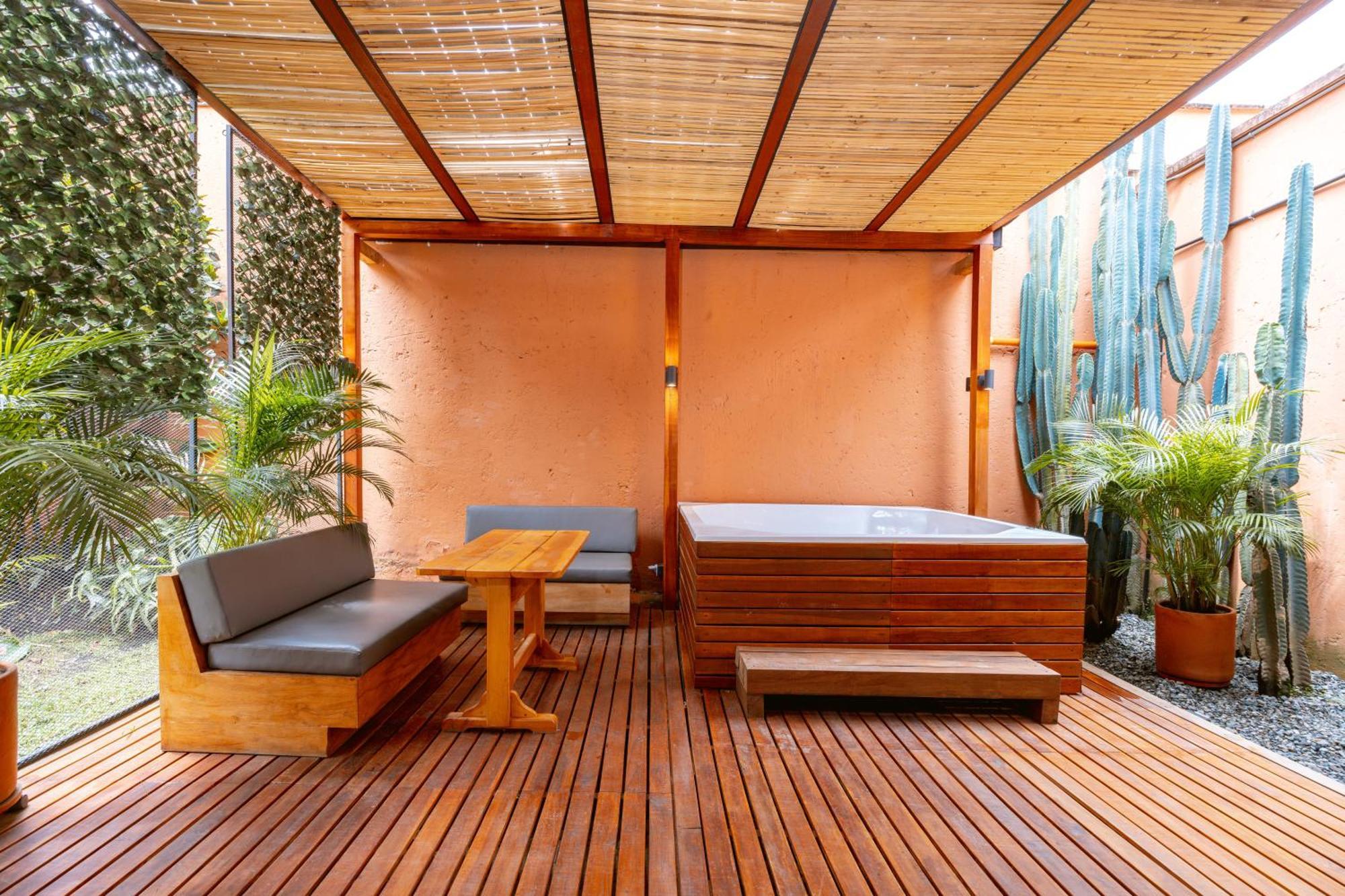 5br Poblado Close To Lleras Jacuzzi Cinema Ac