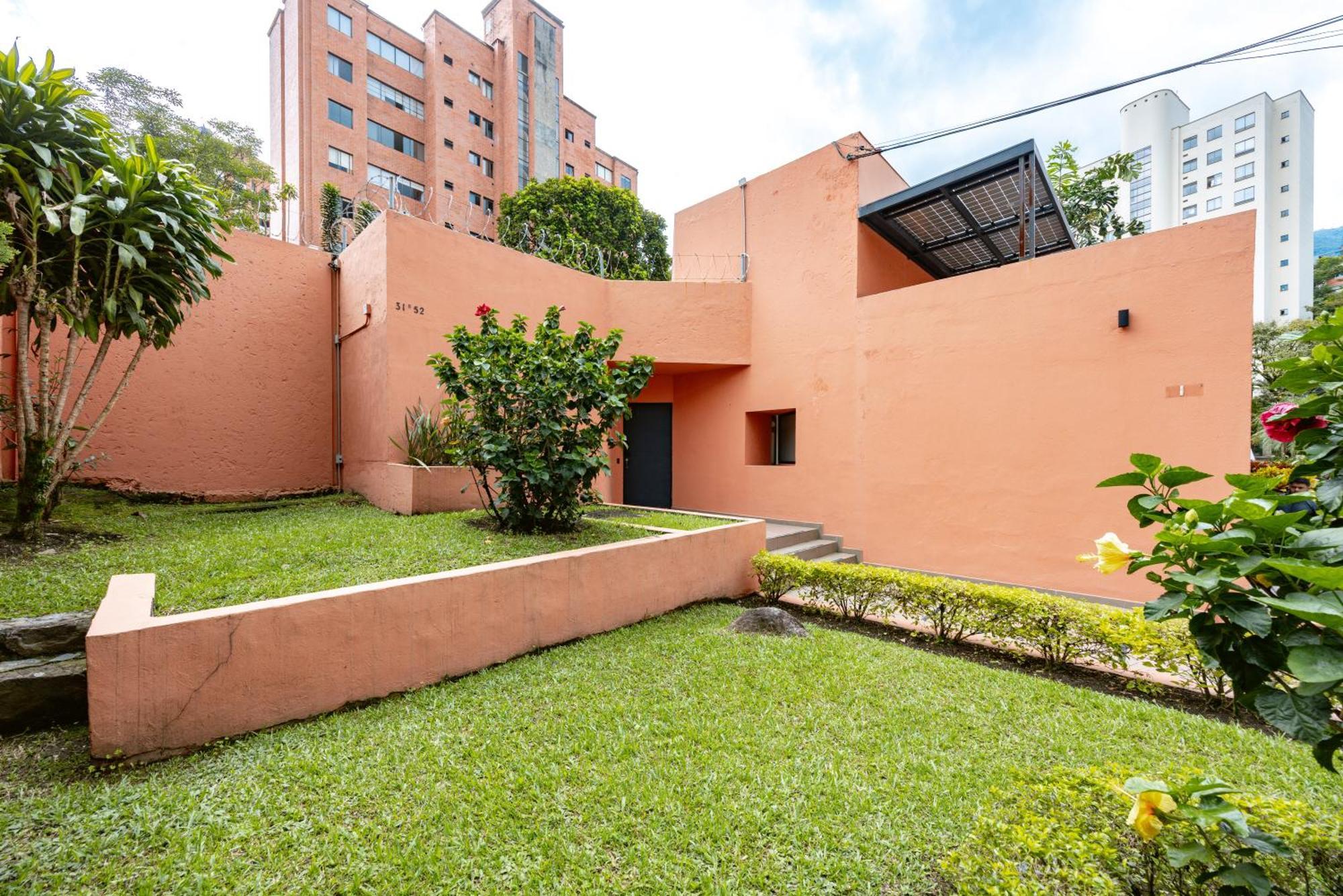 5br Poblado Close To Lleras Jacuzzi Cinema Ac Medellin