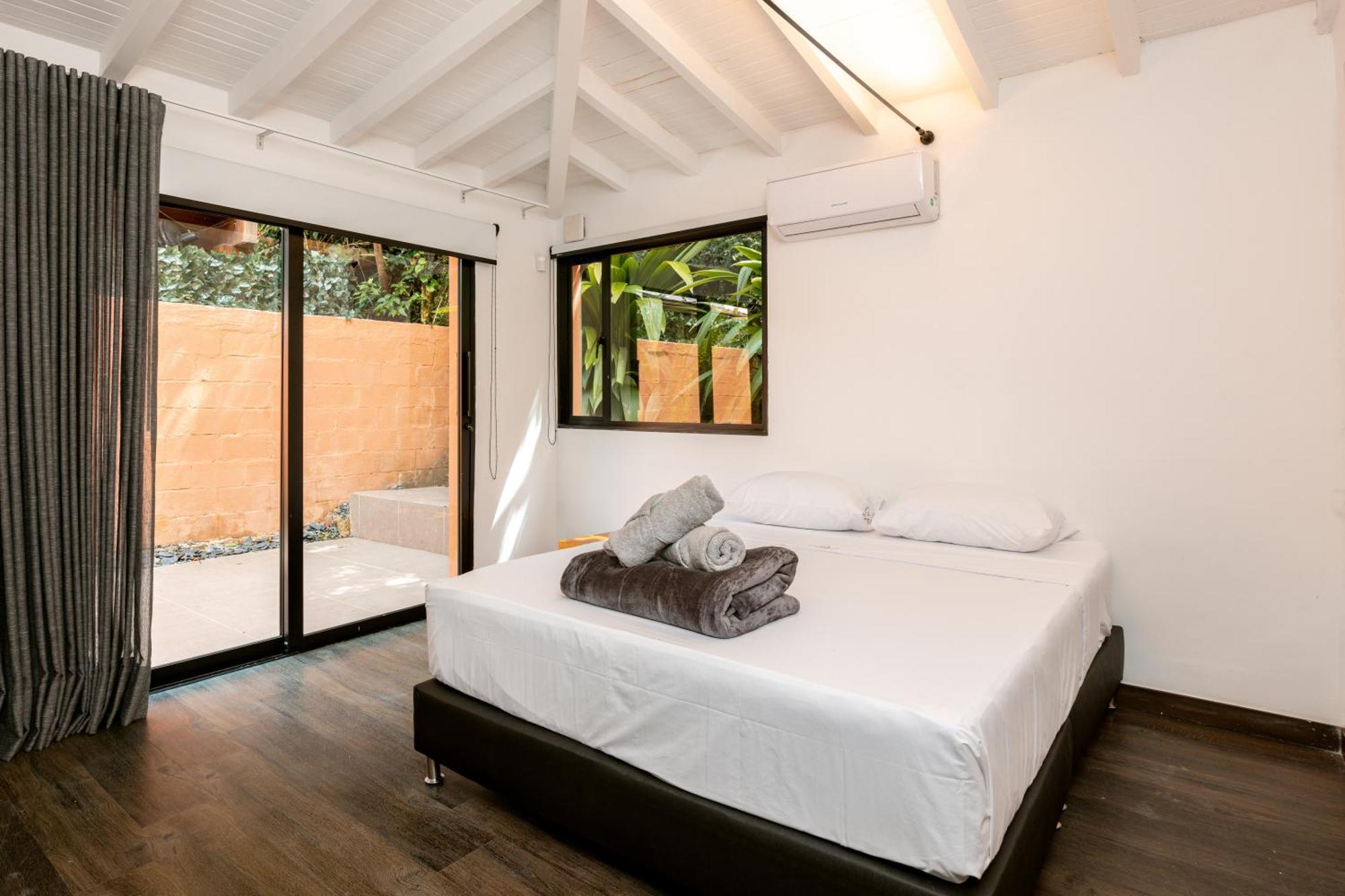 5br Poblado Close To Lleras Jacuzzi Cinema Ac Villa *