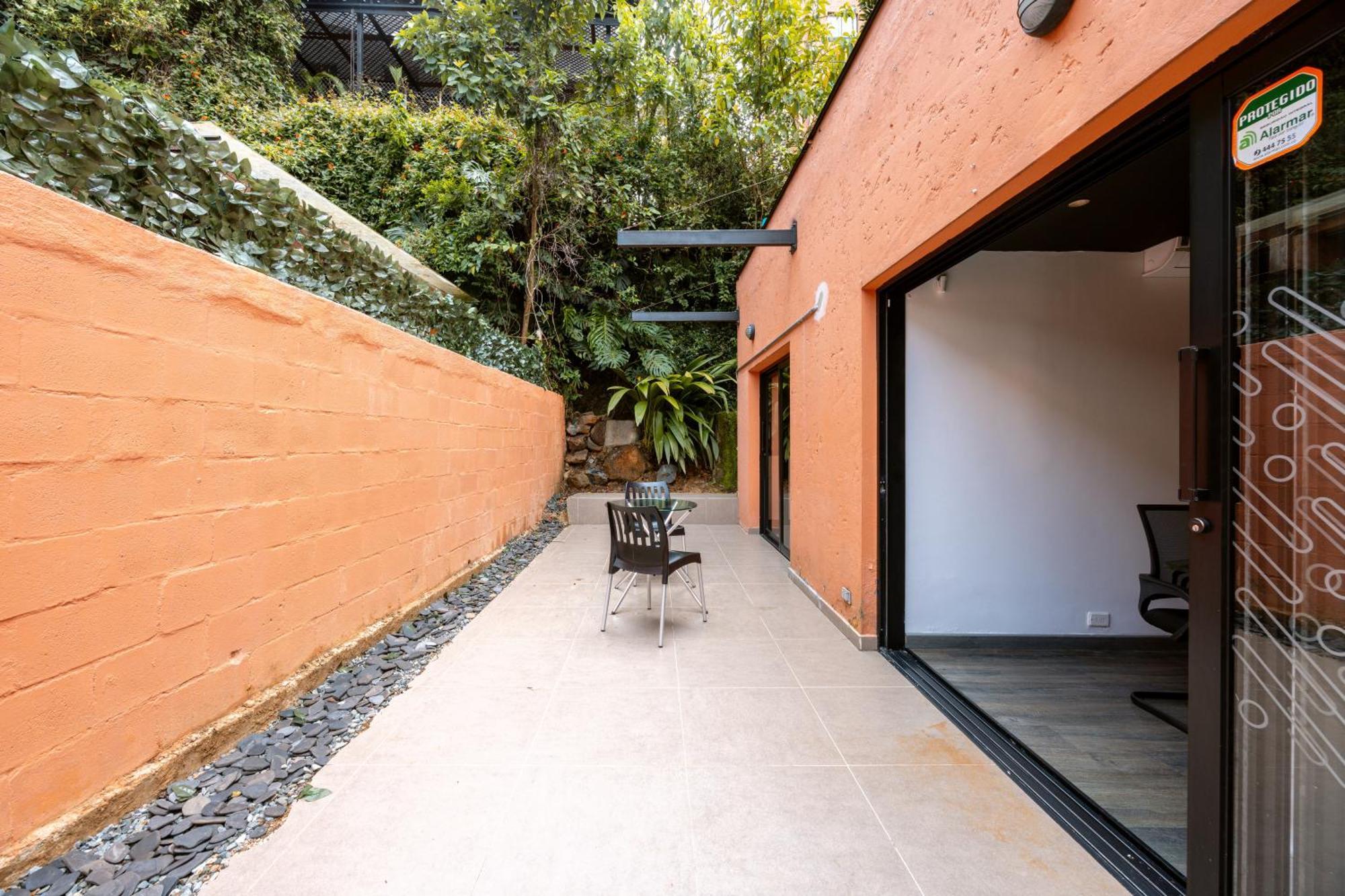 Villa 5br Poblado Close To Lleras Jacuzzi Cinema Ac