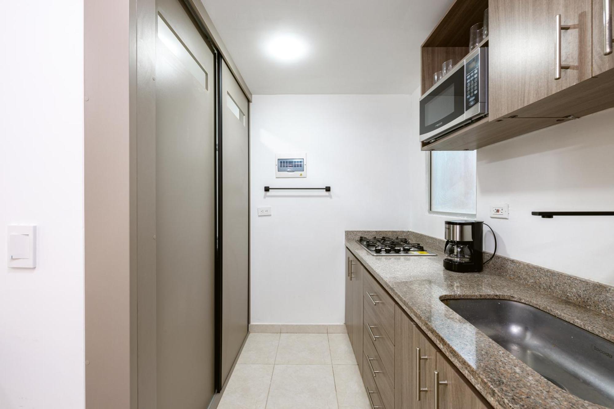 Comodos De 1 Con Vista En Laureles Medellin