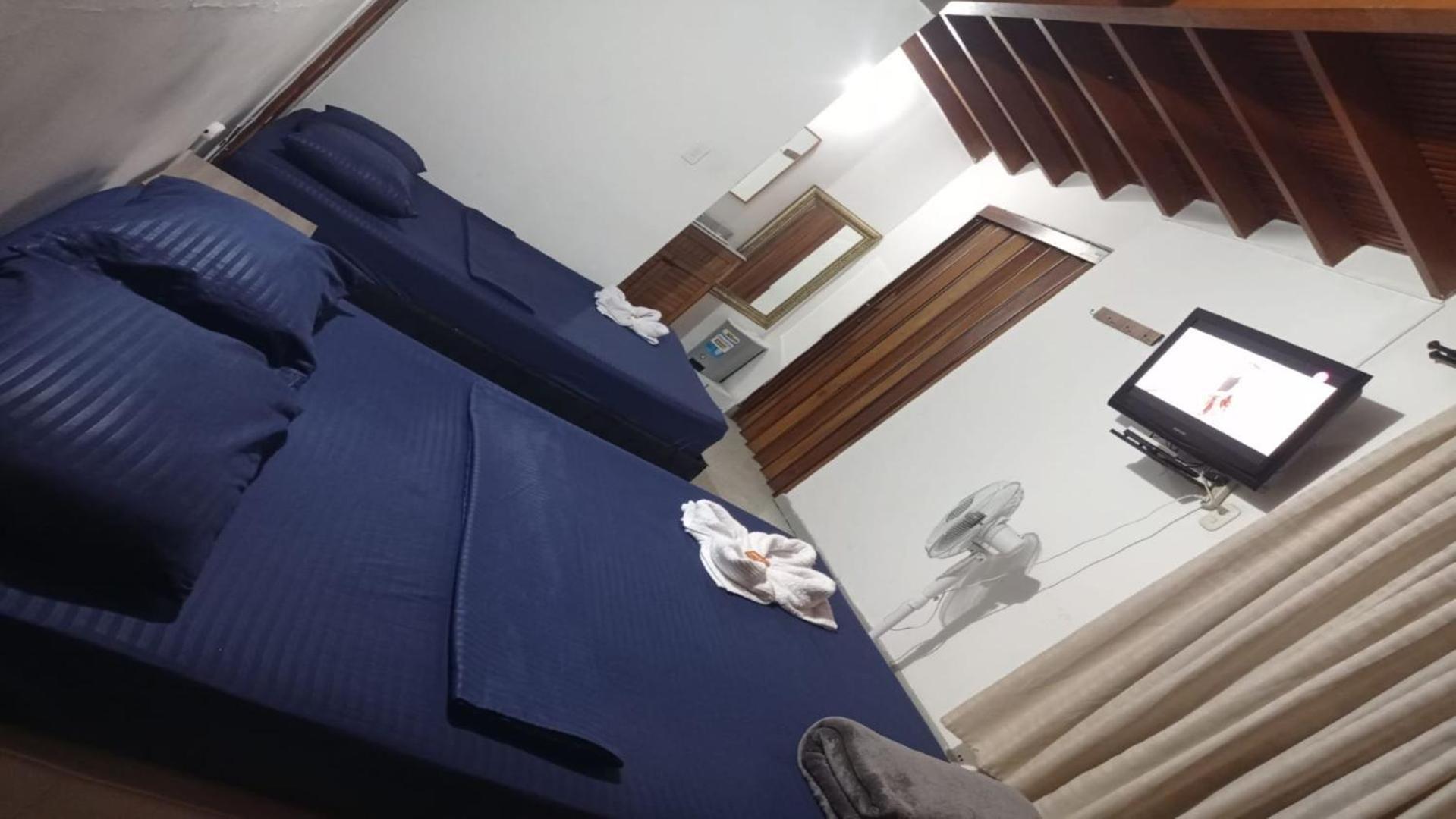 Hostel Yellow House *