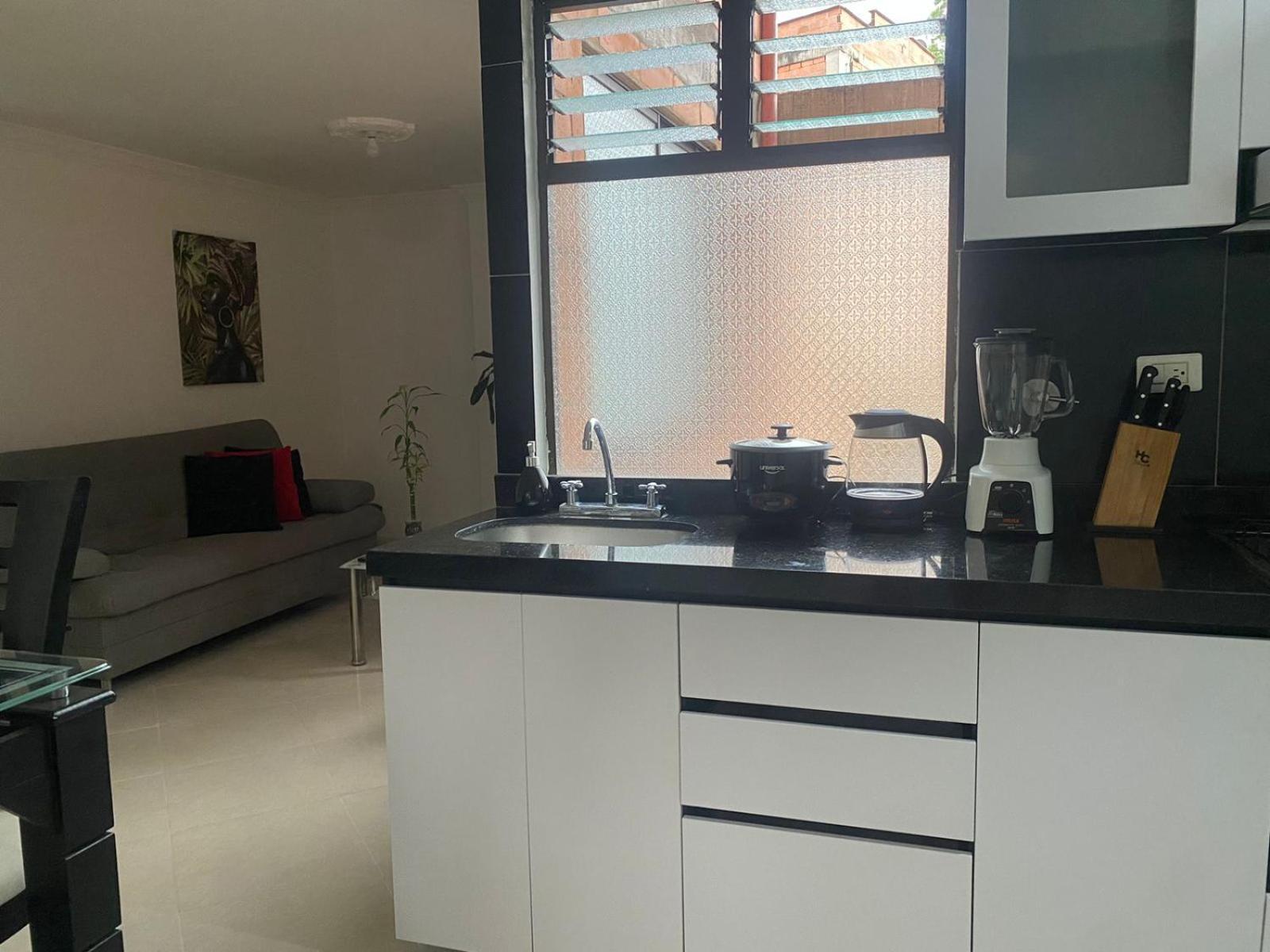 Apartamento Renovado Parque La Floresta, Reserva Minimo De 21 Dias Medellín