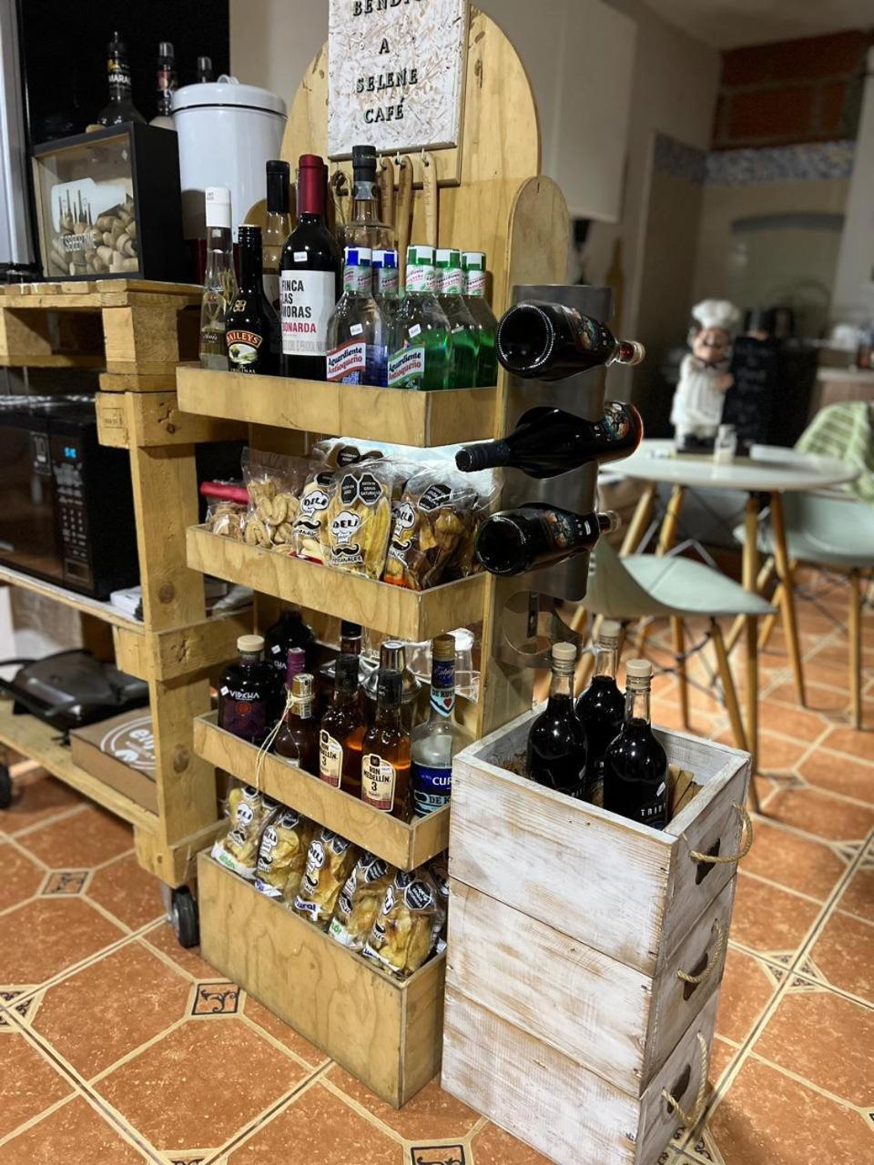 Selene Coworking Cafe Bed & Breakfast