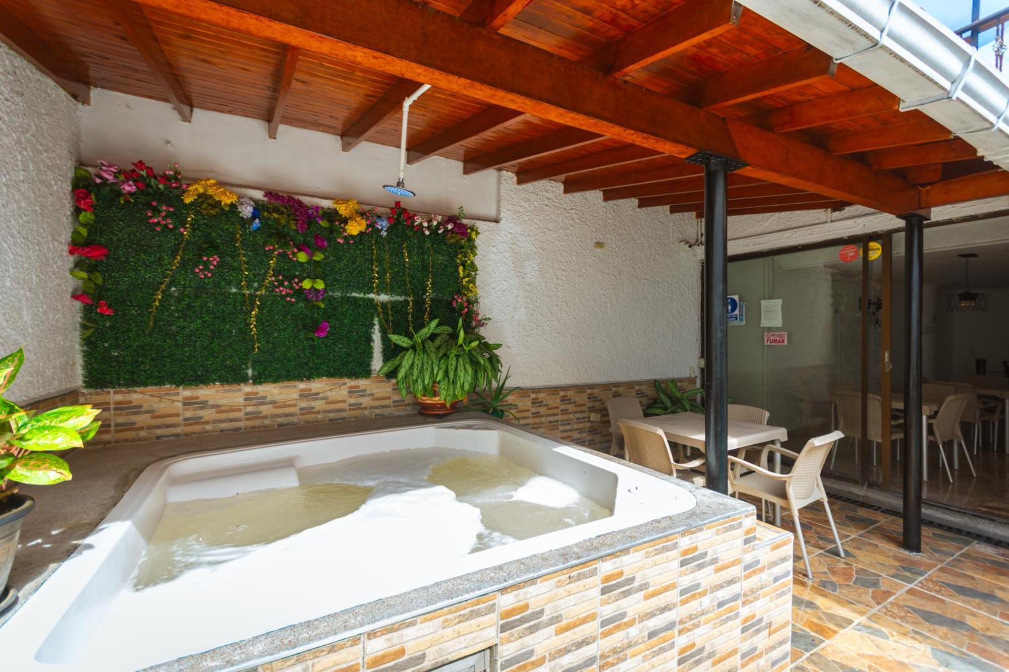 Hotel Colores Boutique 4*