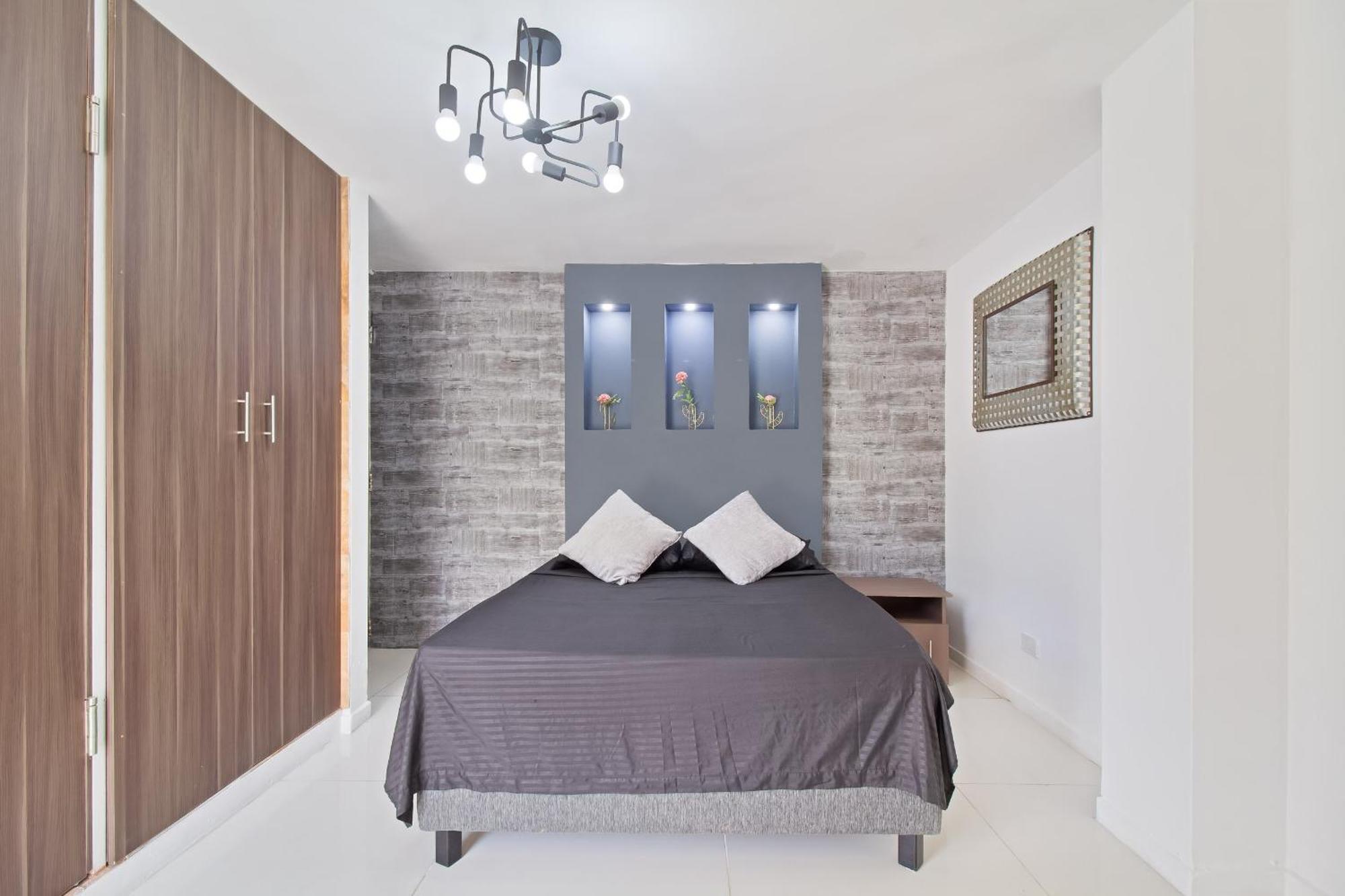 Apartamento 2 Bedroom - One Block From Lleras Park, P1 *