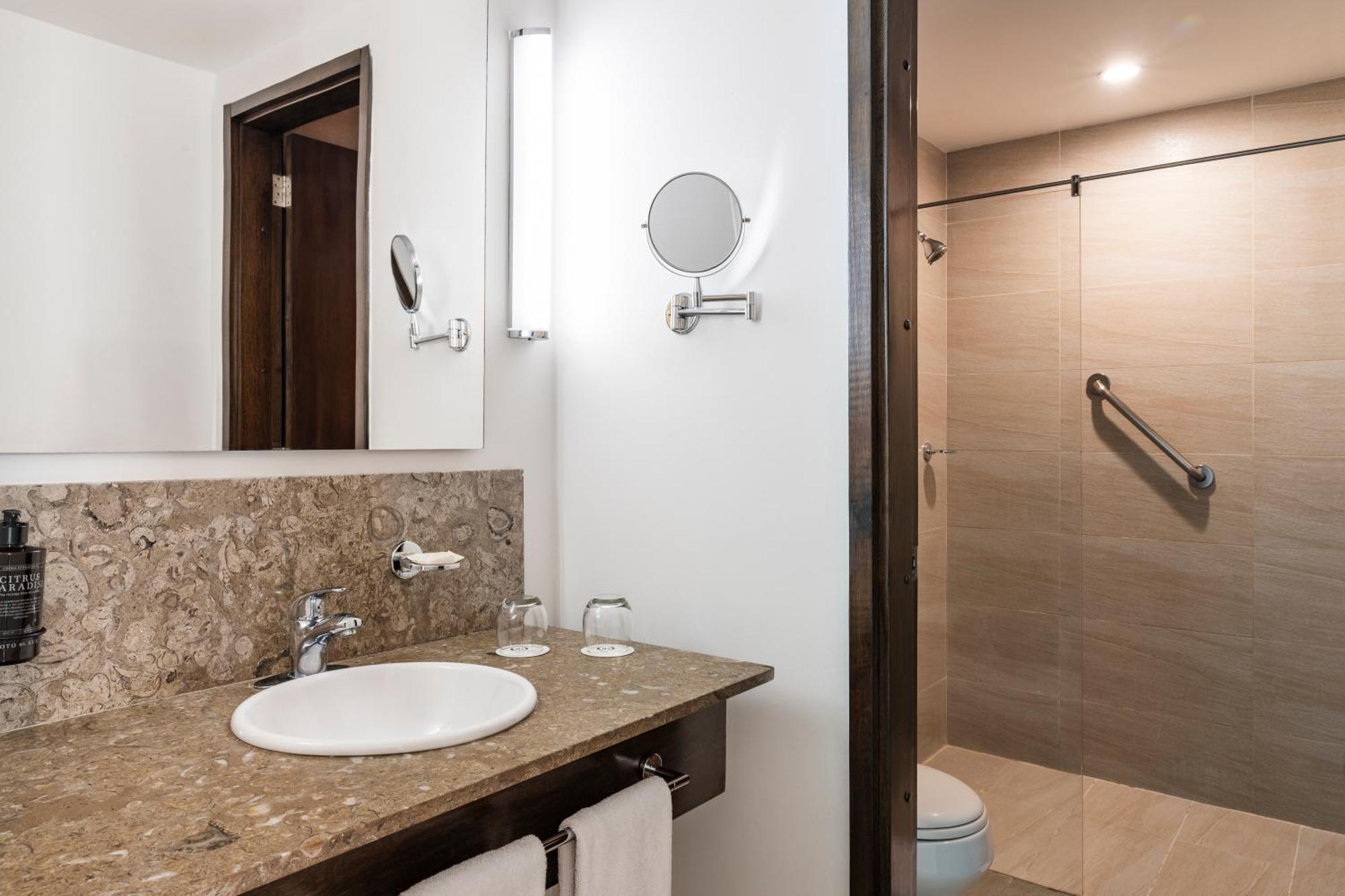 Poblado Alejandria By Housy Host 4* Medellin
