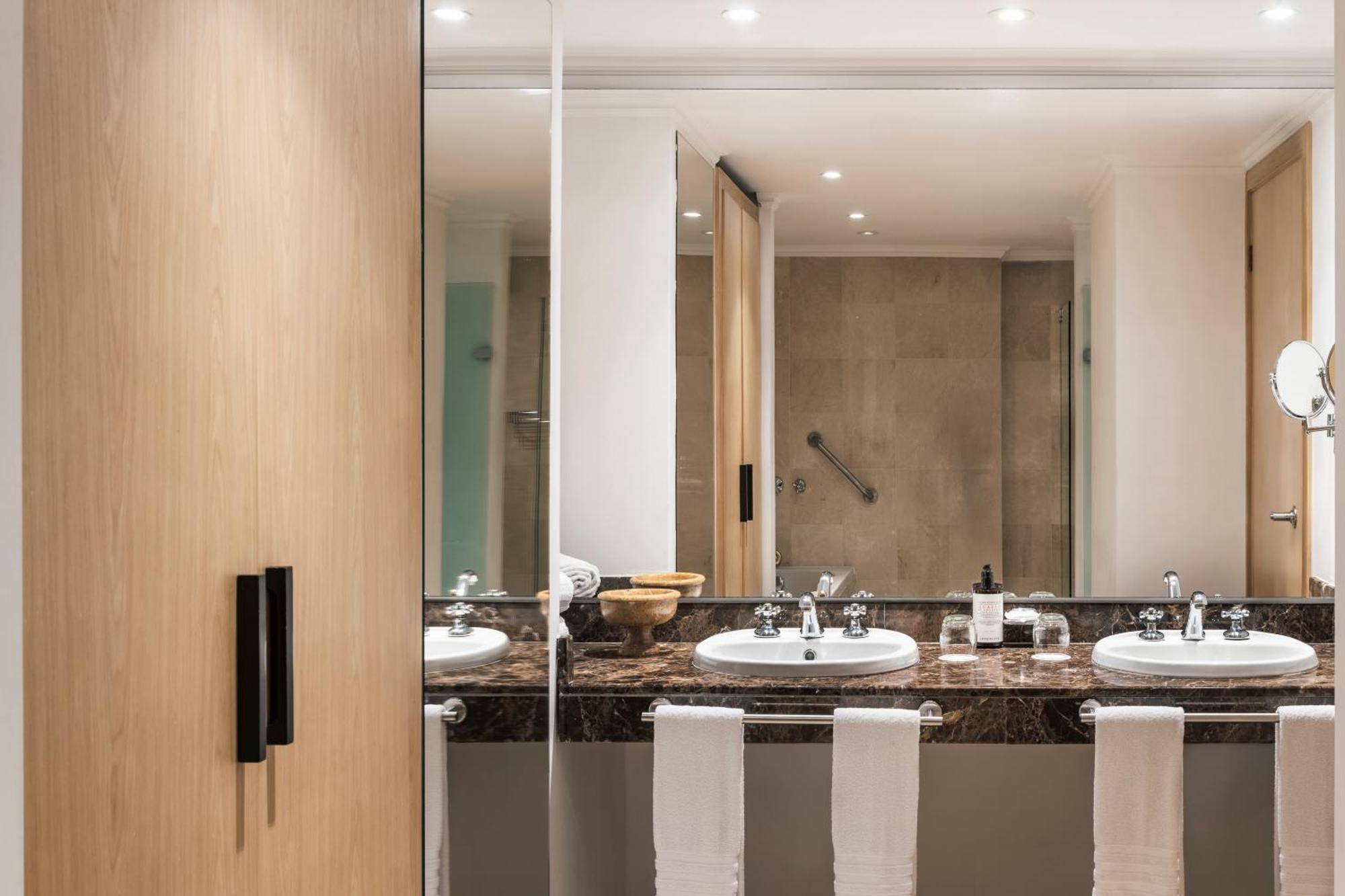 Hotel Poblado Plaza 5*
