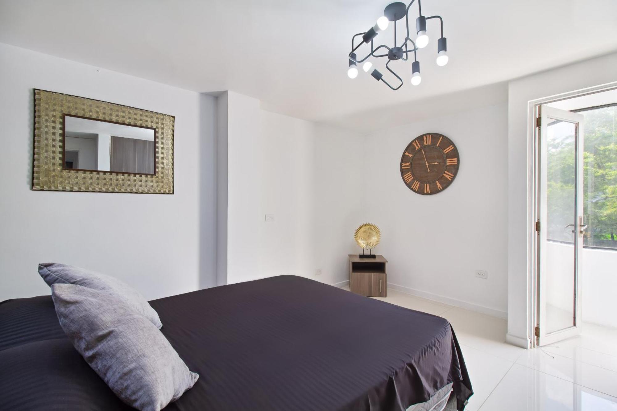 2 Bedroom - One Block From Lleras Park, P1 Apartamento Medellín