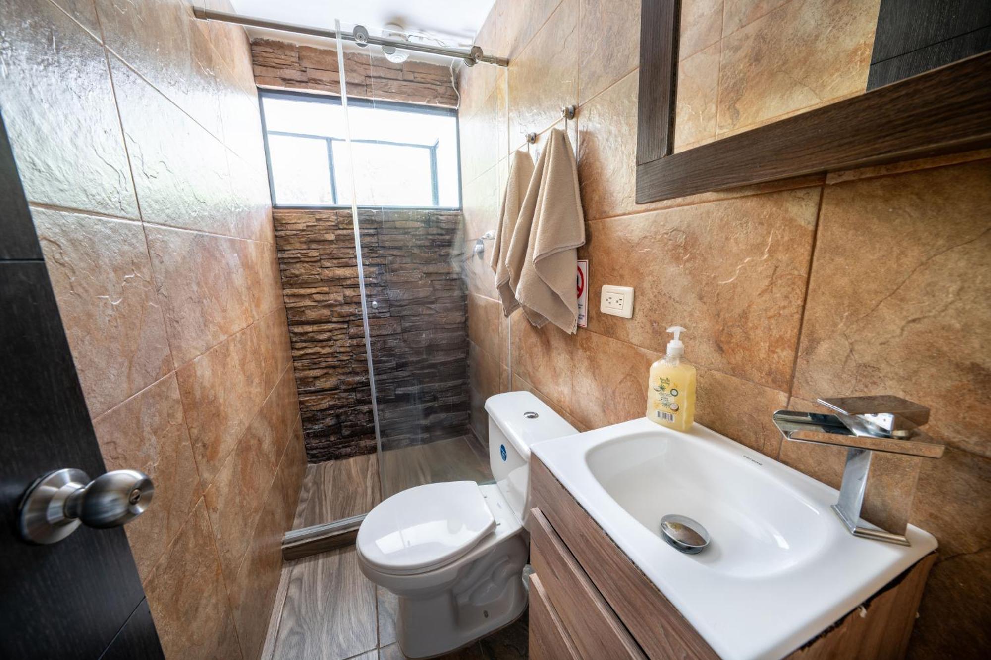 Apartamento 2 Bedroom - One Block From Lleras Park, P1 Medellín