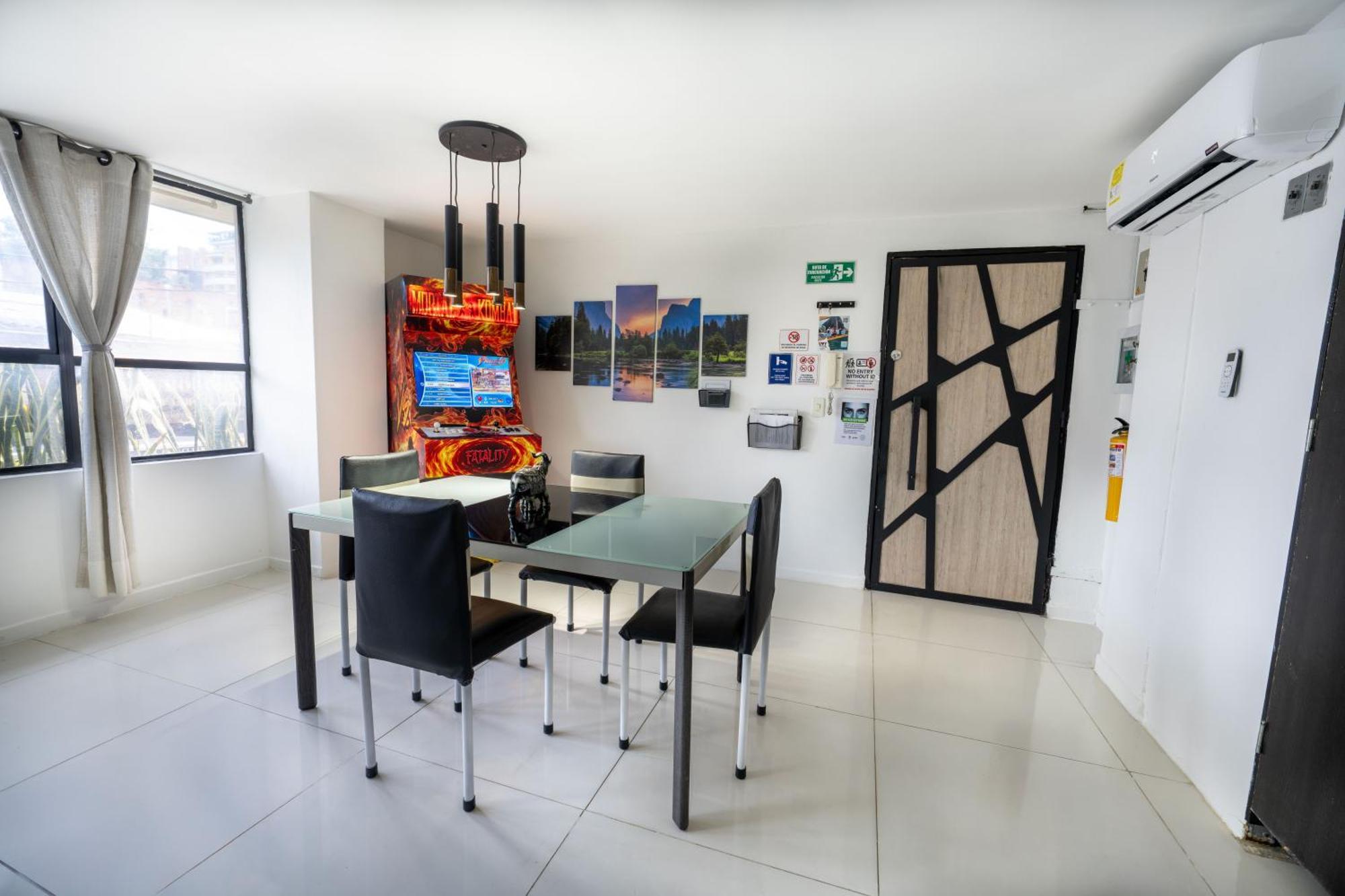 2 Bedroom - One Block From Lleras Park, P1 Medellín
