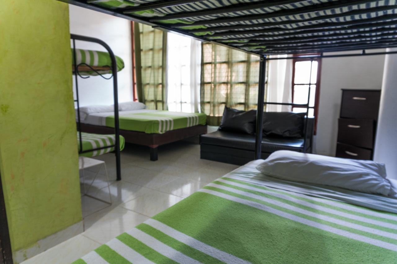 Lleras Park Hostel *