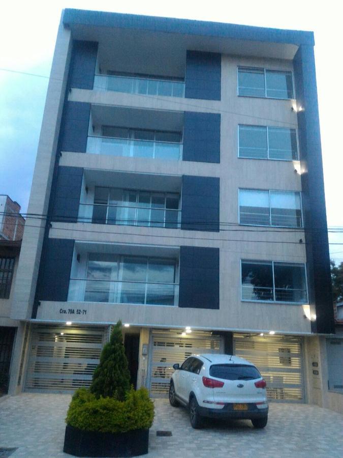 Acomodação com café da manhã  Csi Medellín
