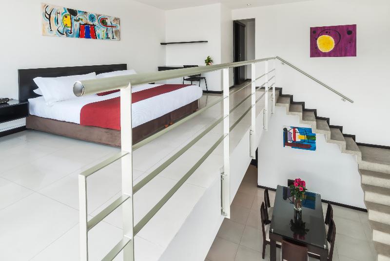 Aparthotel Travelers Orange Medellin