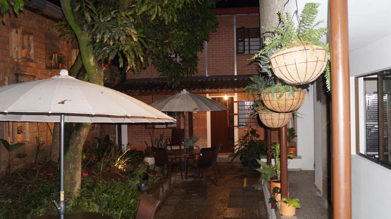 El Jardin De La 10 Guest house