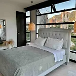 2001 Charming Apartment In El Poblado