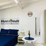 Spacious Belen Studio 300Mb Fast Wifi Walkable