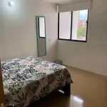Habitacion Laureles /Conquistadores .