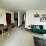 Nice Apt 2 Bedroom 2 Bath In Laureles Second Park