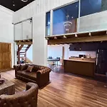 Exclusivo Apartaloft Privado Frente Parque Lleras