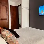 Apartamento Sector Laureles-Estadio 3 Habitaciones Hasta 6 Personas