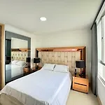 3Br Panoramic Near Country Club El Poblado