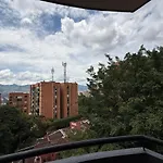 Ac, Fast Wifi 400 Mg, Quiet, Nature In El Poblado
