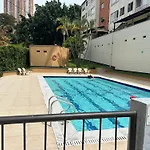Modern, Apt/Near Tourist Sites.
