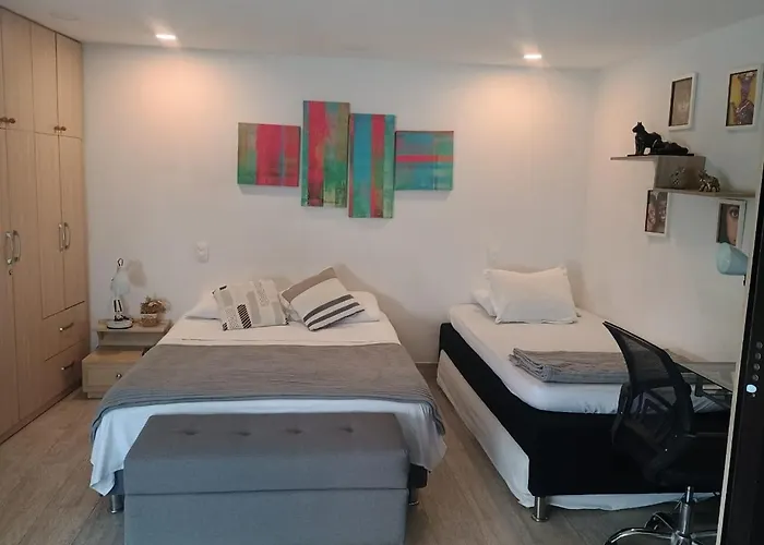 1 A 5 Personas Apartasuite Poblado 809