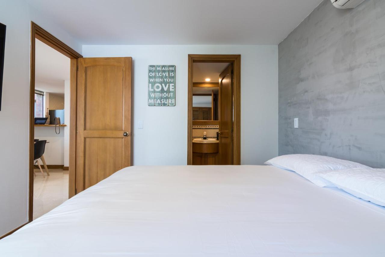 Aptos Alcazar Oviedo By Housy Host Apartahotel Medellín