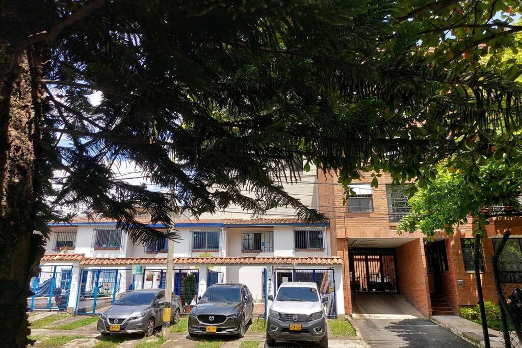 Casa Poblado- Manila. Parqueadero Gratuito! Medellin