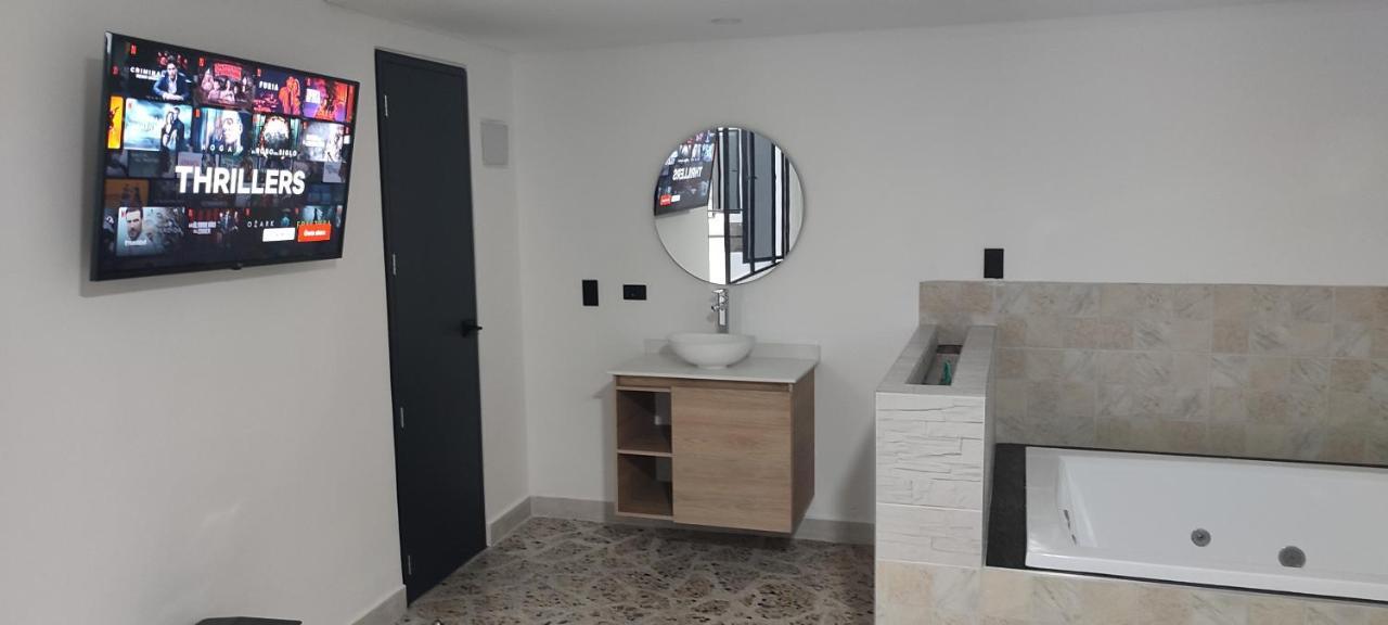 Hotel Ofix Hotel Medellin