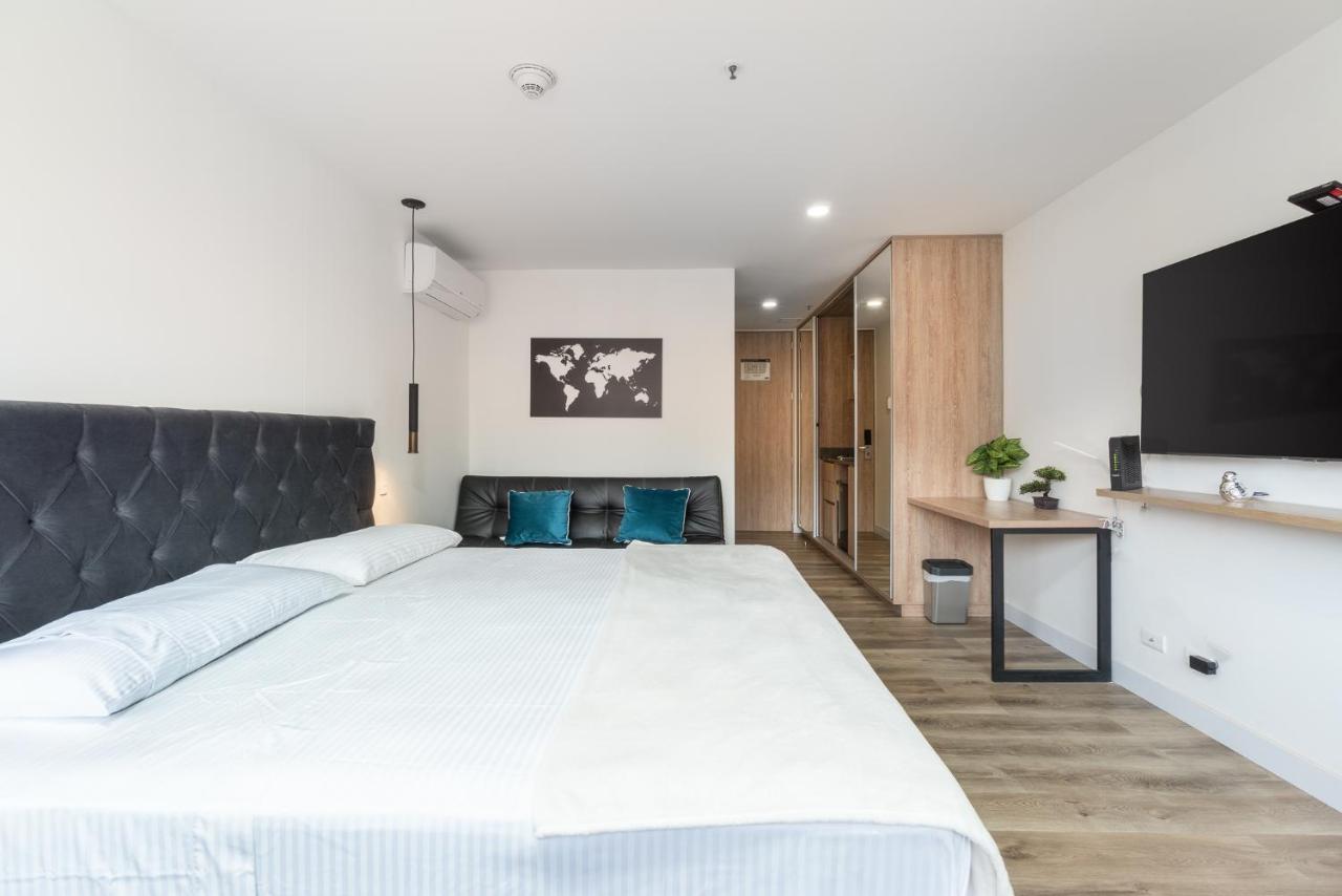 Go Living & By Housy Host Aparthotel Medellin