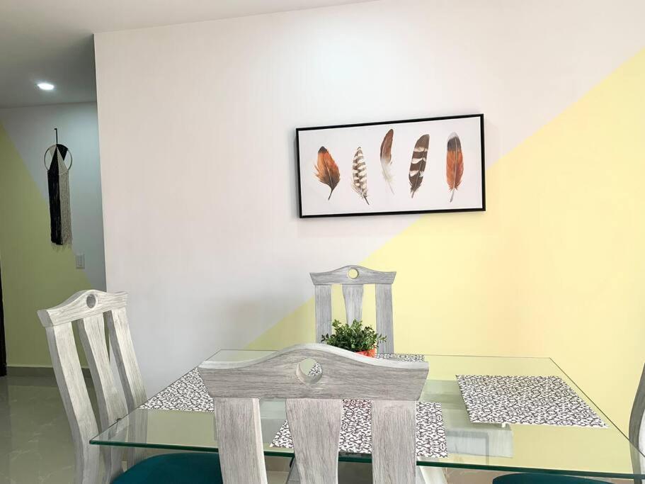 Apartment Large 3 Bedroom Near Poblado W Free Parking *