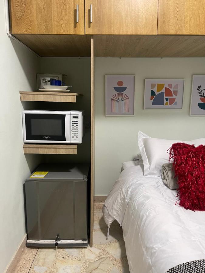 Lindo Y Nuevo Alojamiento Laureles, Habitación Privada Medellín