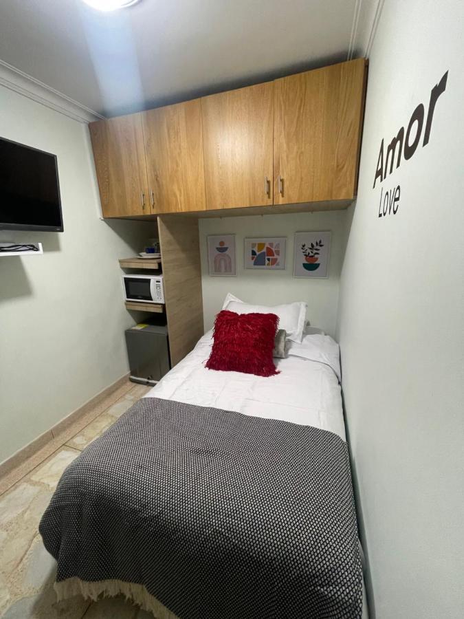 Lindo Y Nuevo Alojamiento Laureles, Habitación Privada Medellín