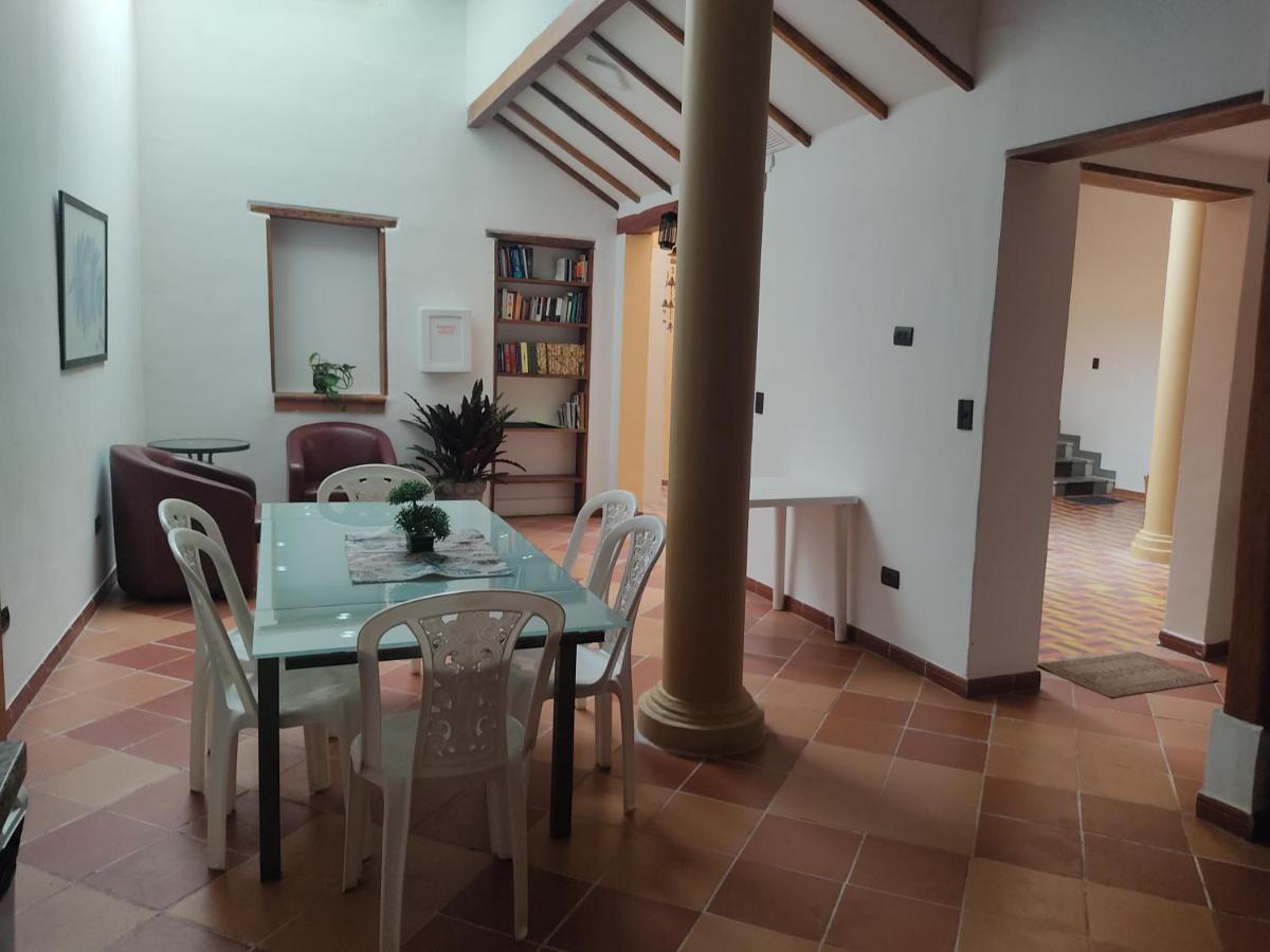 Guest house Colonial House
