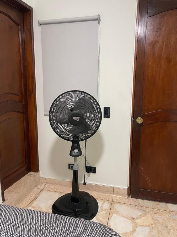 Lindo Y Nuevo Alojamiento Laureles, Habitación Privada
