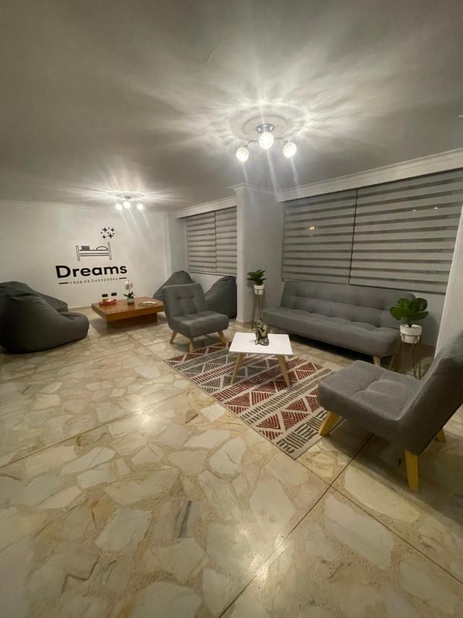 Lindo Y Nuevo Alojamiento Laureles, Habitación Privada * Medellín