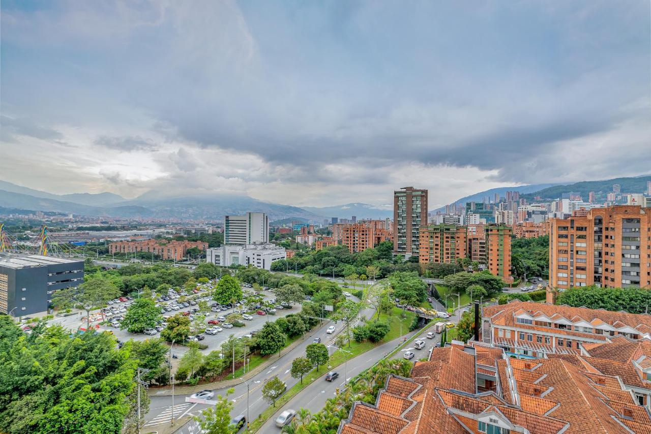 Aptos Alcazar Oviedo By Housy Host * Medellín