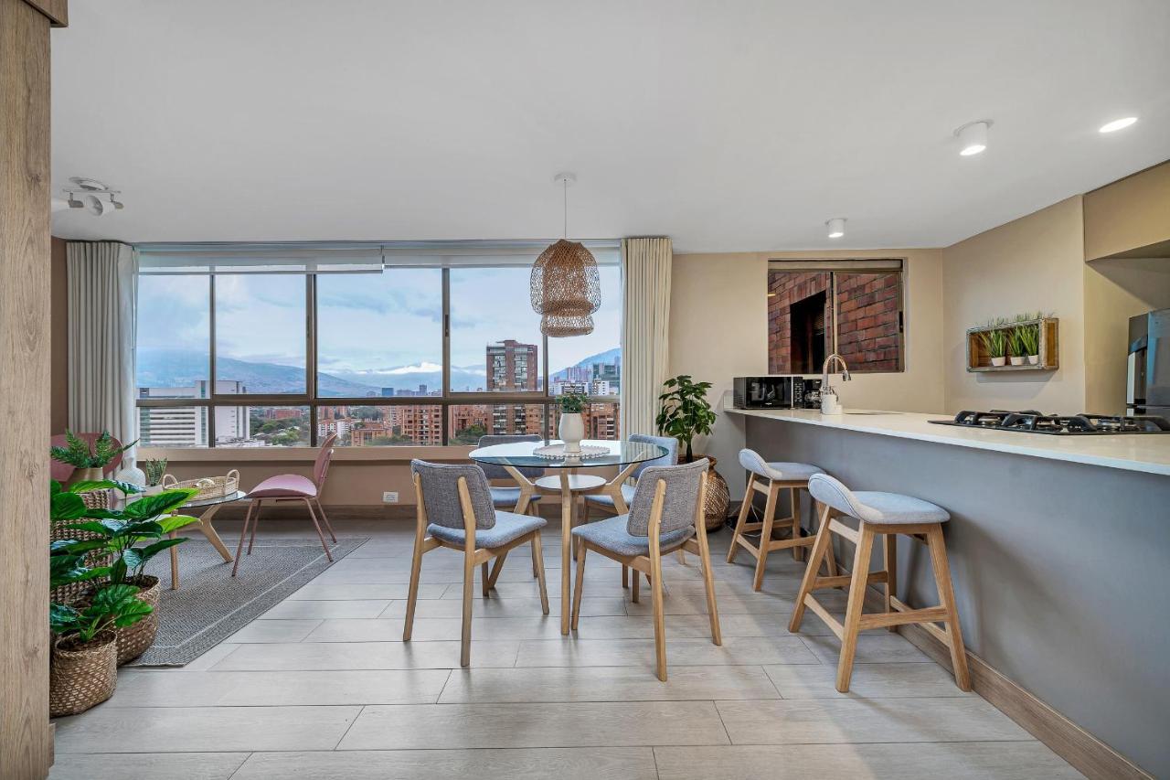 Aptos Alcazar Oviedo By Housy Host * Medellín