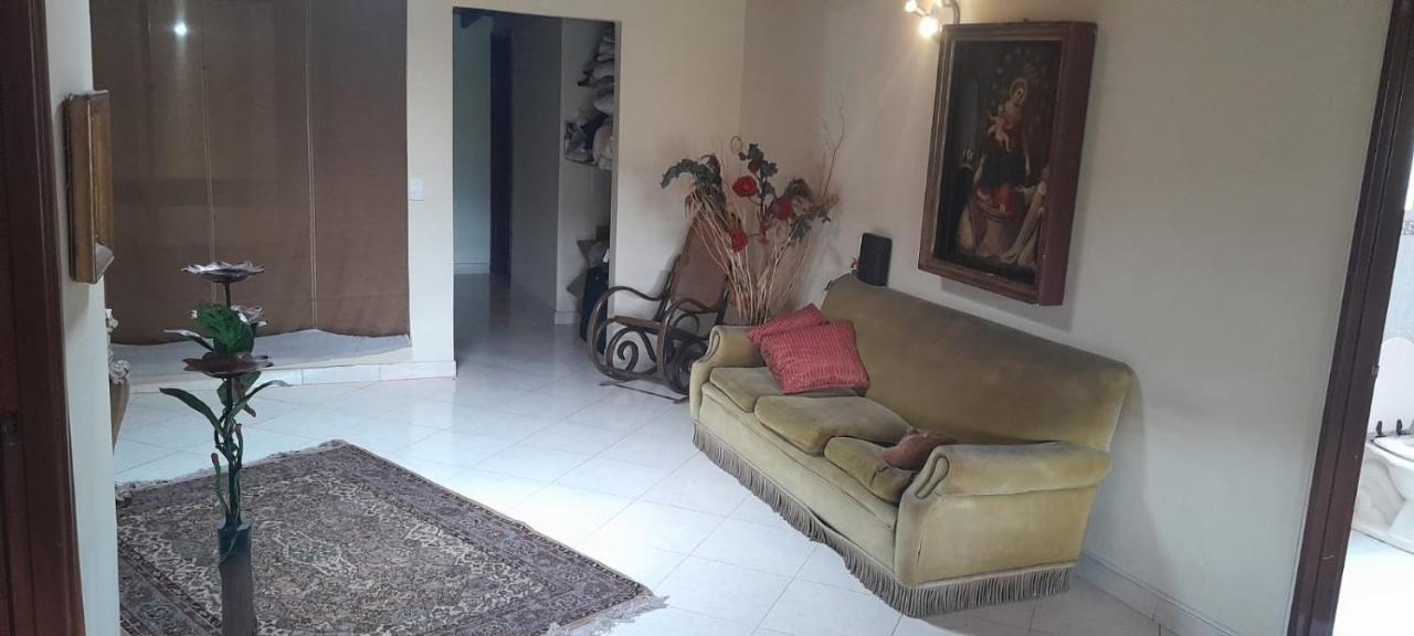 Homestay Alcobas Con Desayuno Incluido Bano Compartido