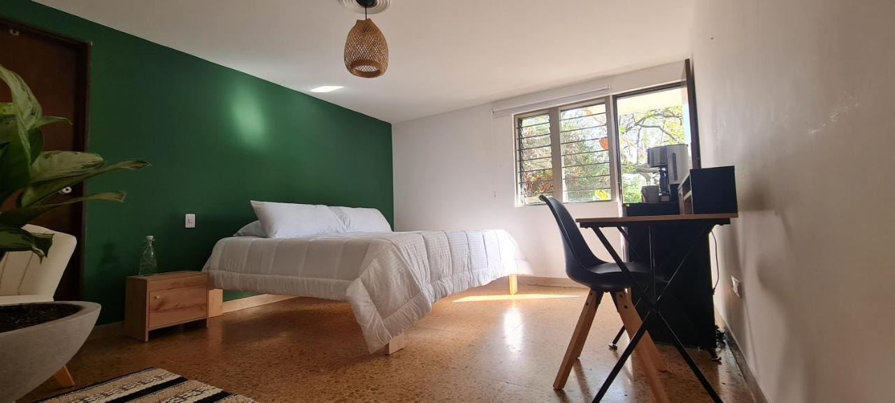 Habitacion Privada En El Poblado. Lo Mejor De Muy Cerca Medellin