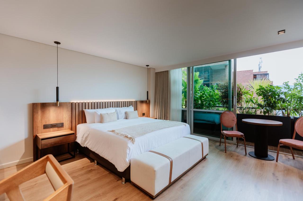 Sky Hotel 4*