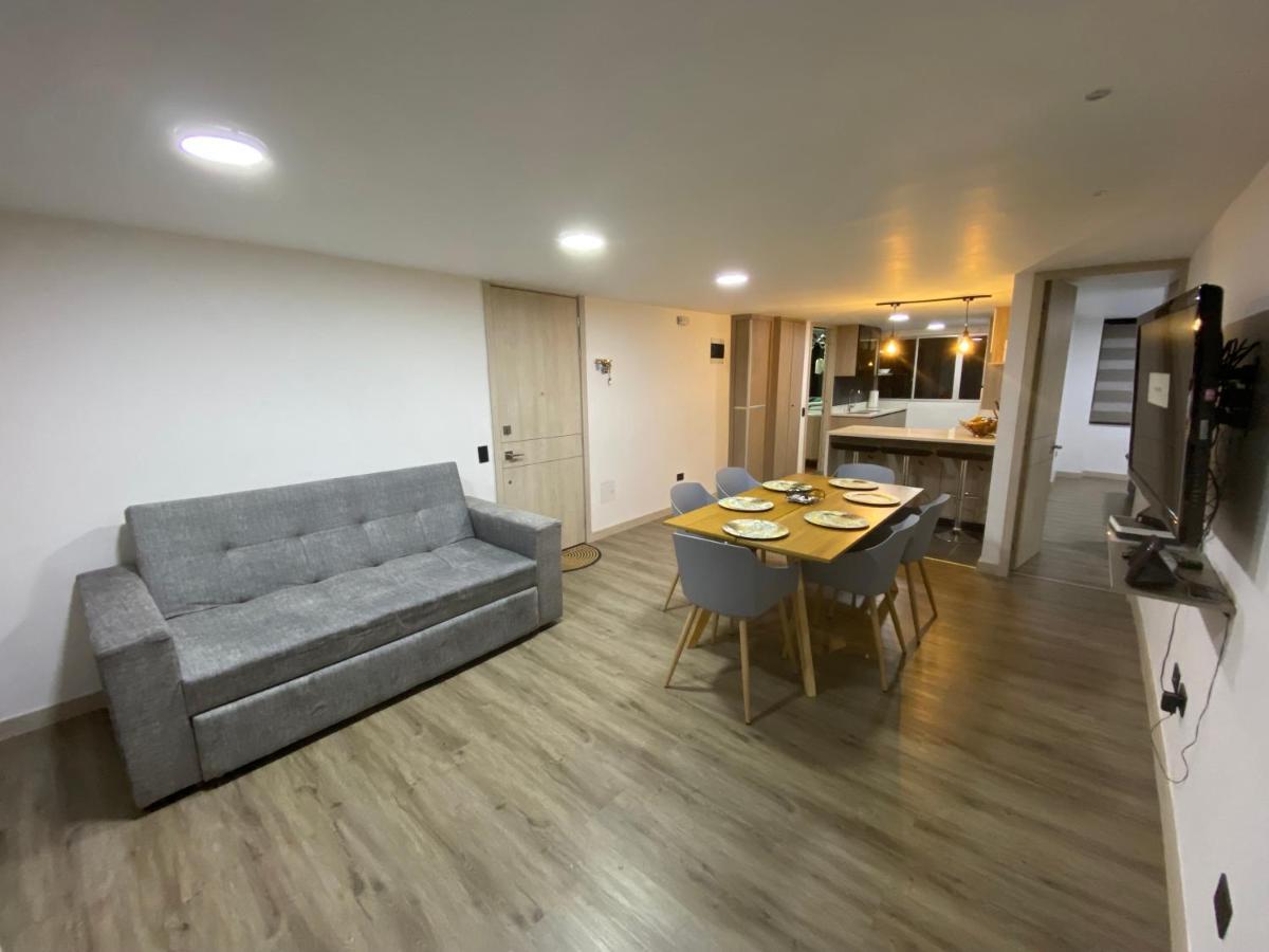 Modern, Apt/near Tourist Sites. Apartment