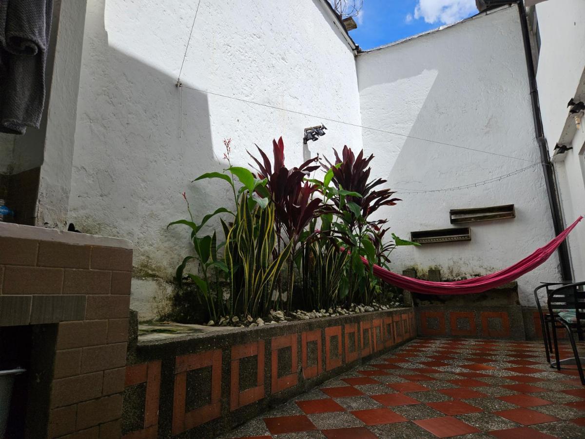 Beautiful Three-bedroom With Garden In El Poblado Apartment