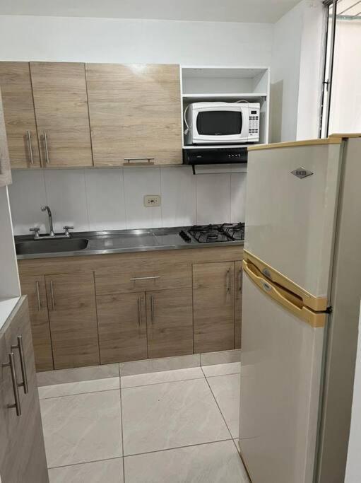 Apartamento En El Poblado Cerca Universidad Ces Apartment